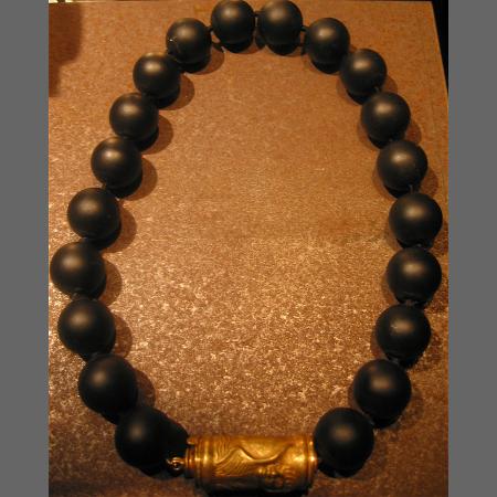 Black unpolished Onyx beads - Joan of Arc clasp